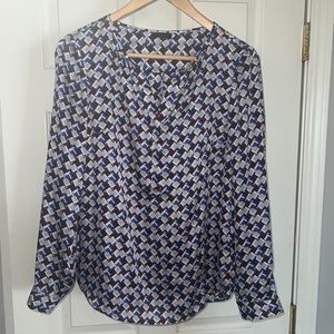 TALBOTS Blouse Top Size XS V-Neck Lightweight geometric Spring Fall Long sleeve